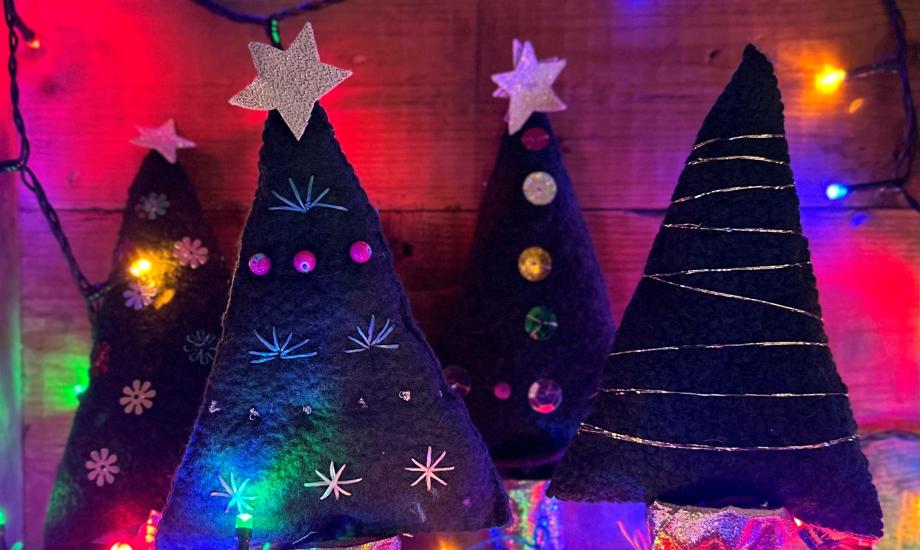 felt christmas trees with colourful lights in box